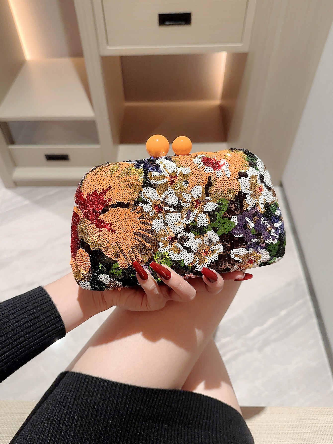 Embroidered Women's Fashion Celebrity Posh Personality Banquet Evening Clutch Bag - FREE UK & USA deliveries available